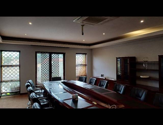 BUSINESS FOR SALE IN ELDORAIGNE